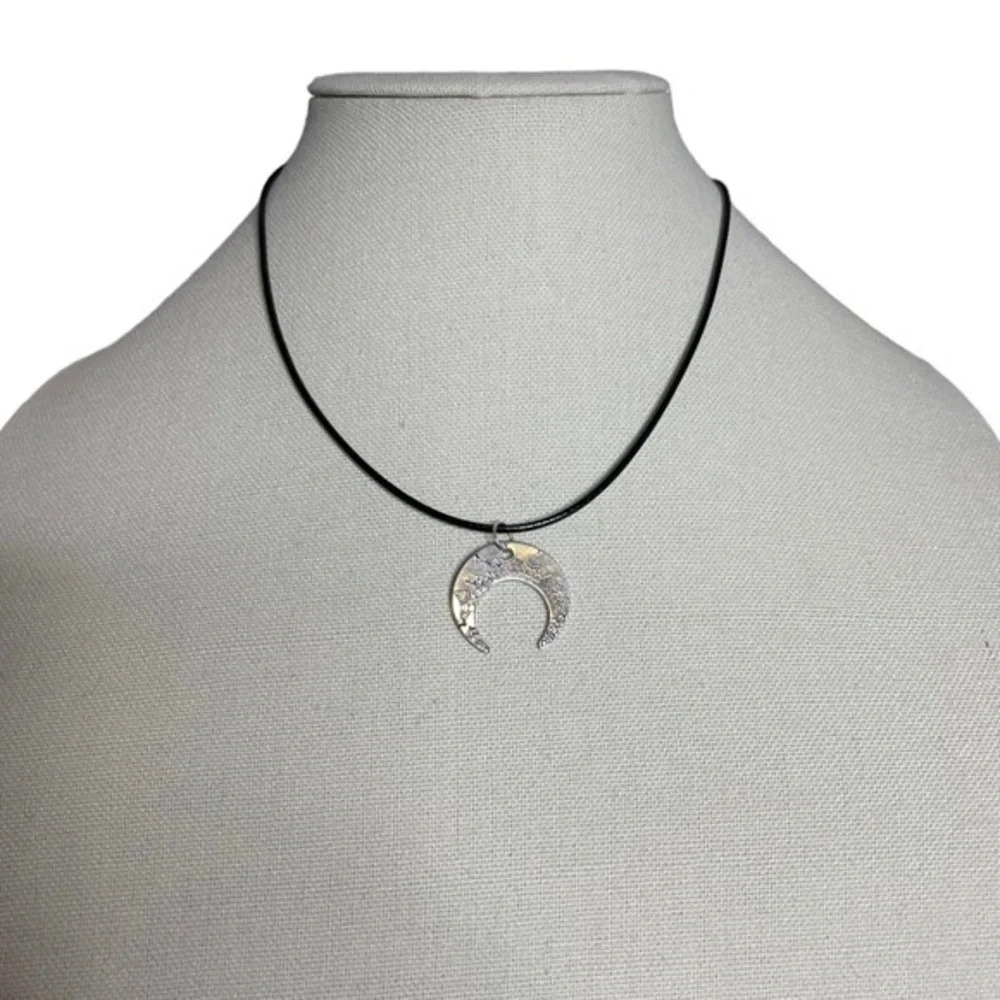 Handmade necklace artisan